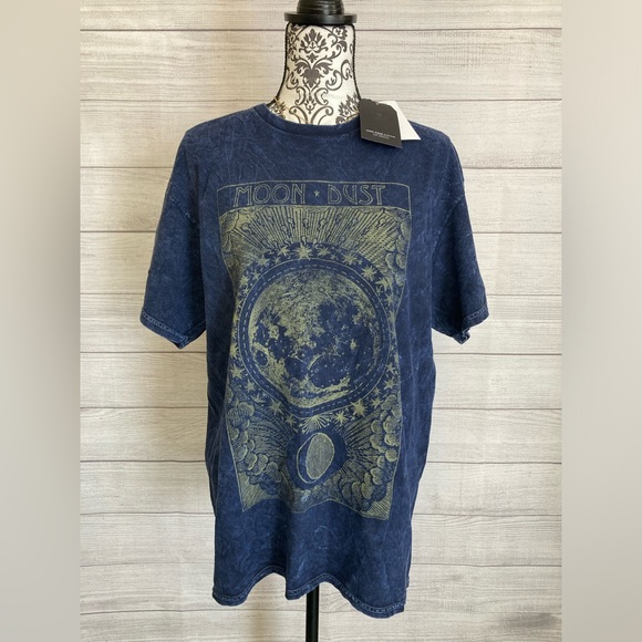 Junk Food Clothing | NWT Women’s Oversized Washed Moon Dust Graphic Tee - Picture 1 of 6